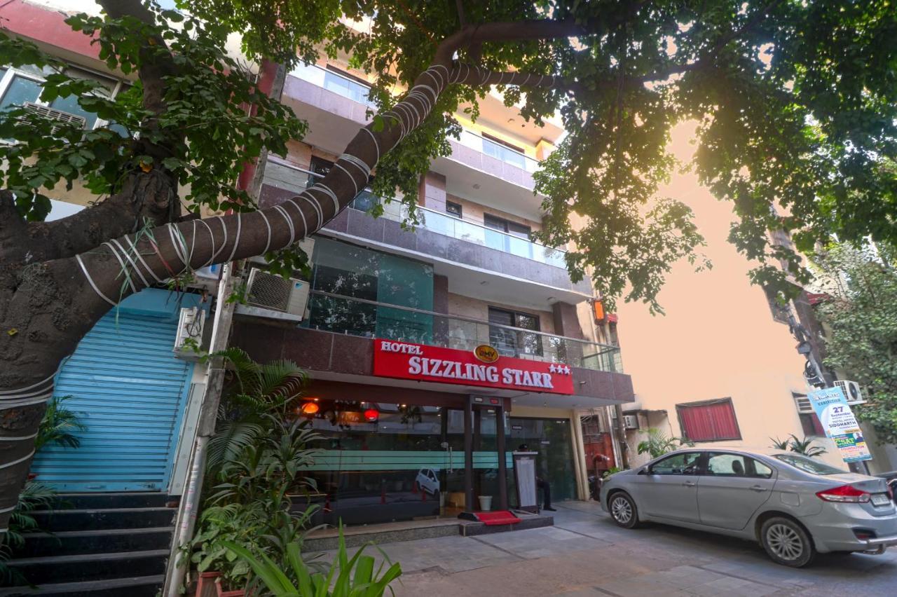 Hotel Sizzling Starr Nowe Delhi Zewnętrze zdjęcie