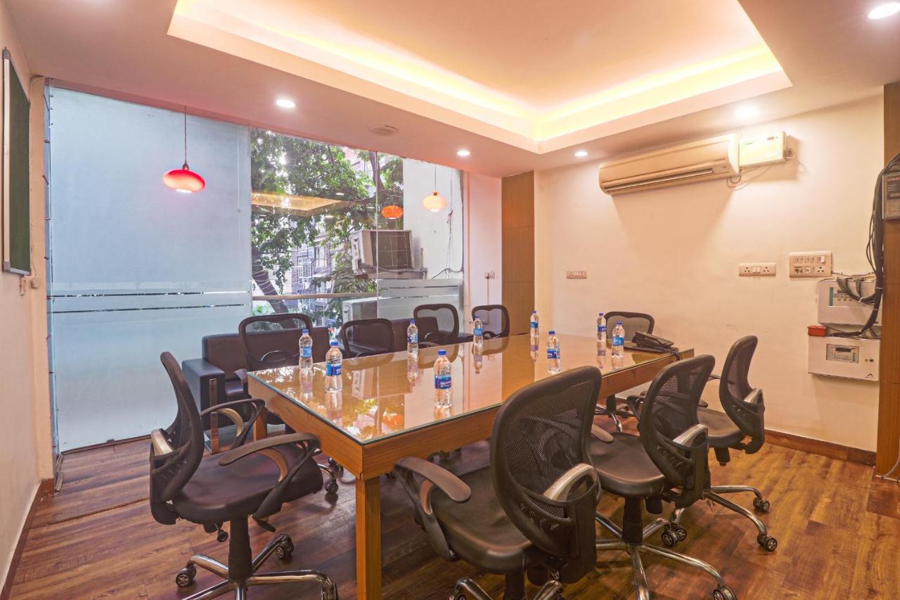 Hotel Sizzling Starr Nowe Delhi Zewnętrze zdjęcie