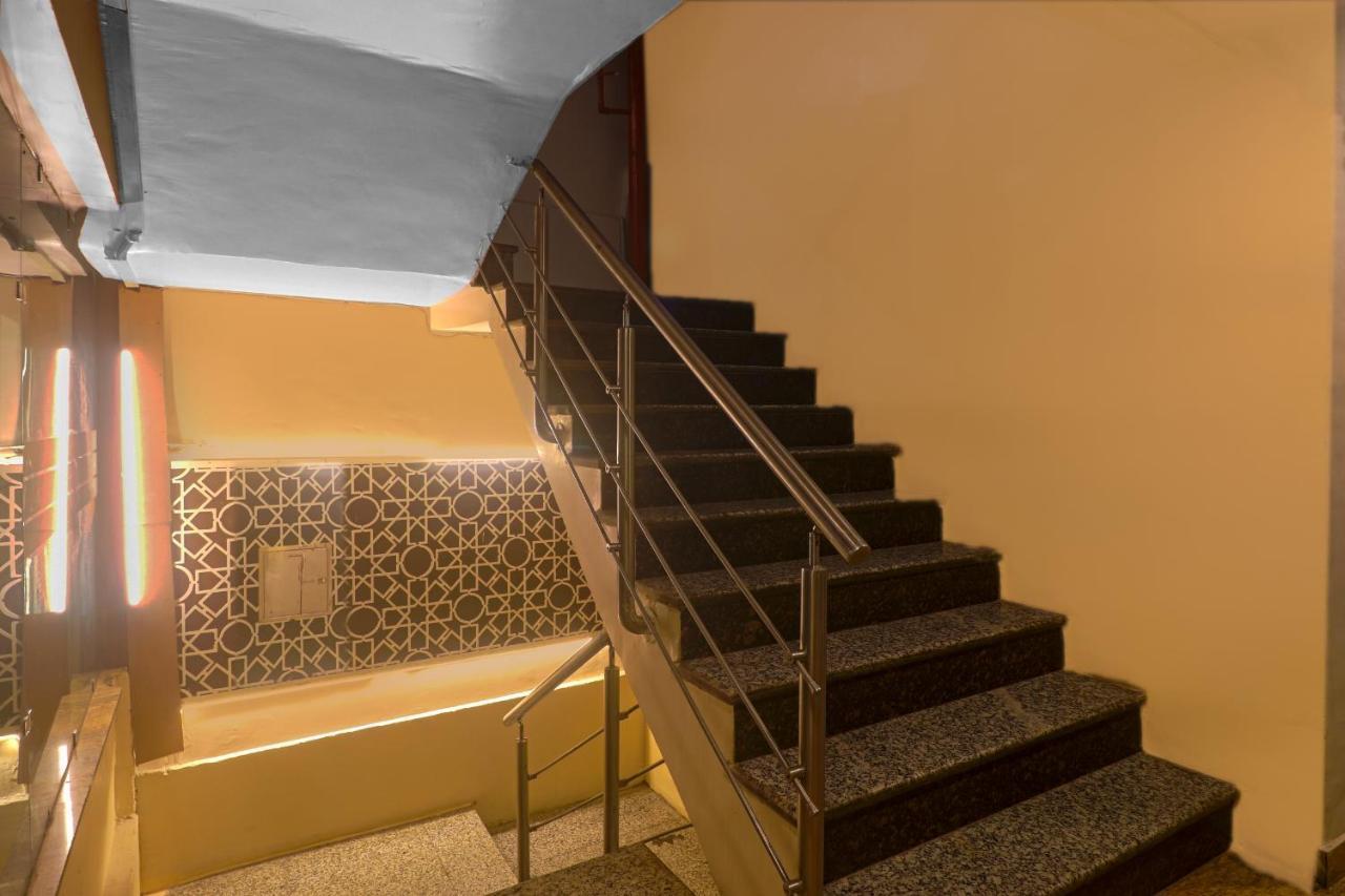 Hotel Sizzling Starr Nowe Delhi Zewnętrze zdjęcie