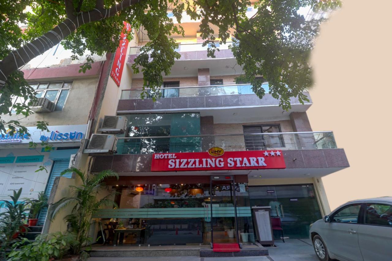 Hotel Sizzling Starr Nowe Delhi Zewnętrze zdjęcie
